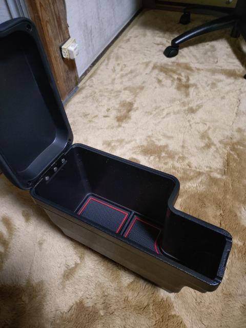 トクトヨの肘掛け収納ボックスとセイワ小物入れ、YOCTMのギアシフト収納ボックス(左側のみ)の3点セット ジムニー専用 < 自動車/バイク トクトヨの肘掛け収納ボックスとセイワ小物入れ、YOCTMのギアシフト収納ボックス(左側のみ)の3点セット ジムニー専用 < 自動車/バイク