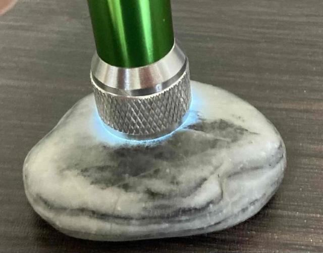 2,200円スタート!「お守り」や「ワイヤー作家」や「ジュエリー作家」の素材に阿波翡翠(ジェイド)原石 < 女性ファッション  2,200円スタート!「お守り」や「ワイヤー作家」や「ジュエリー作家」の素材に阿波翡翠(ジェイド)原石 < 女性ファッションの