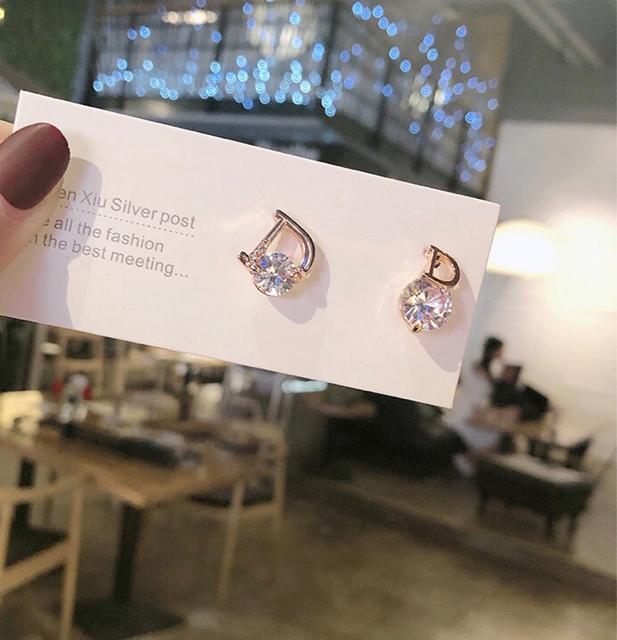Dロゴ ダイヤモンドカット アシンメピアス【新品未使用】ピンクゴールド ローズゴールド < 女性アクセサリー/時計  Dロゴ ダイヤモンドカット アシンメピアス【新品未使用】ピンクゴールド ローズゴールド < 女性アクセサリー/時計の
