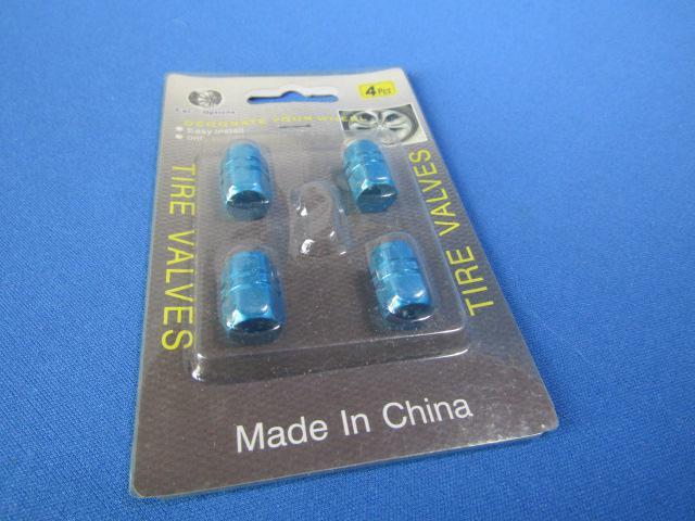 ● スポーティー&軽量 アルミ製AIRVALVE CAPアルマイトレッド仕様 < 自動車/バイク ● スポーティー&軽量 アルミ製AIRVALVE CAPアルマイトレッド仕様 < 自動車/バイク