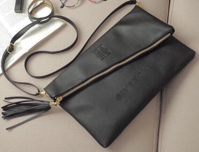 【ジバンシィ】GIVENCHY★ショルダー クラッチ2way bag(新品) < 女性ファッション  【ジバンシィ】GIVENCHY★ショルダー クラッチ2way bag(新品) < 女性ファッションの