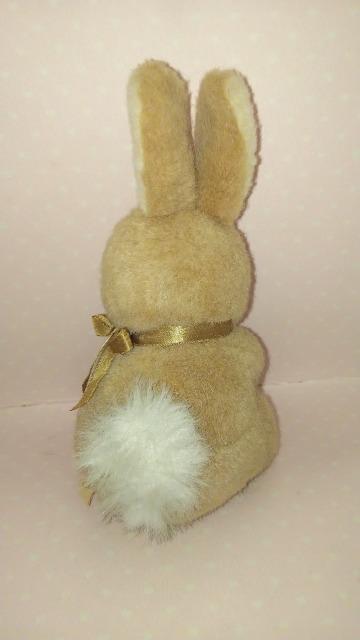 昭和レトロぬいぐるみの三英いちごを持ったうさぎウサギビンテージ < おもちゃ  昭和レトロぬいぐるみの三英いちごを持ったうさぎウサギビンテージ < おもちゃの