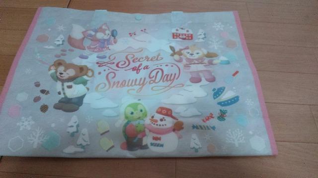 リゾートシークレットオブスノーウィーデイショッピングバッグ < インテリア/ライフ リゾートシークレットオブスノーウィーデイショッピングバッグ < インテリア/ライフの