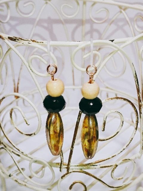 モスグリーンナツメチェコジェットウッドビーズ樹脂ピアス☆ < 女性アクセサリー/時計  モスグリーンナツメチェコジェットウッドビーズ樹脂ピアス☆ < 女性アクセサリー/時計の