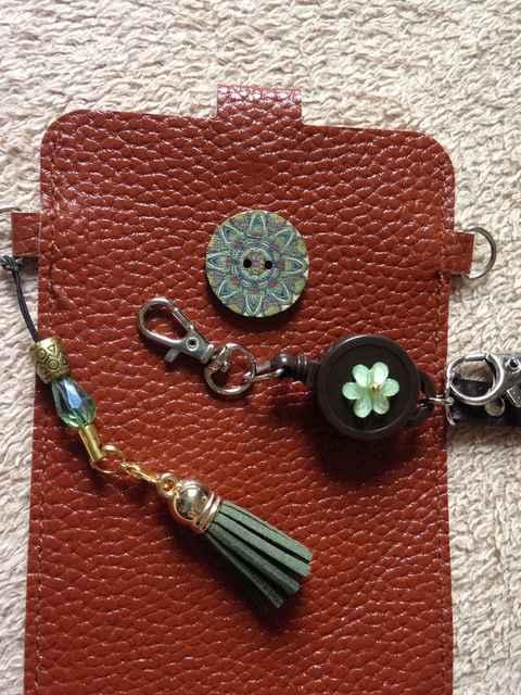 出さずに通話と操作ができる♪スマホケース 伸びるストラップ < 家電/AV  出さずに通話と操作ができる♪スマホケース 伸びるストラップ < 家電/AVの