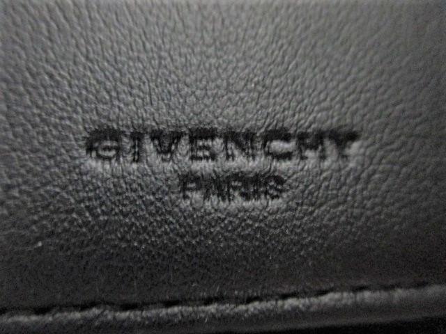 ☆GIVENCHY ジバンシィ ロゴワッペン ラウンドジップ 長財布/財布/ユニセックス < ブランド ☆GIVENCHY ジバンシィ ロゴワッペン ラウンドジップ 長財布/財布/ユニセックス < ブランドの
