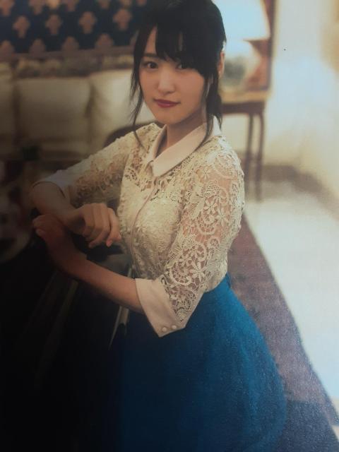 スペシャルポストカード付き欅坂46キャプテン菅井友香1st写真集「フィアンセ」送料無料。 < タレントグッズ スペシャルポストカード付き欅坂46キャプテン菅井友香1st写真集「フィアンセ」送料無料。 < タレントグッズの