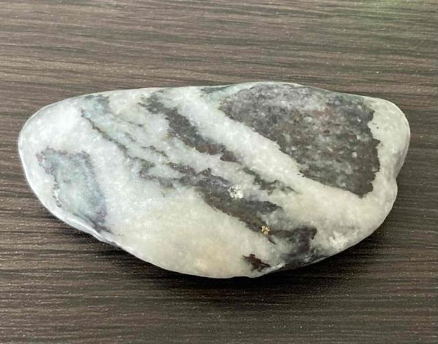 5,500円スタート!「お守り」や「ワイヤー作家」や「ジュエリー作家」の素材に阿波翡翠(ジェイド)原石 < 女性ファッション  5,500円スタート!「お守り」や「ワイヤー作家」や「ジュエリー作家」の素材に阿波翡翠(ジェイド)原石 < 女性ファッションの