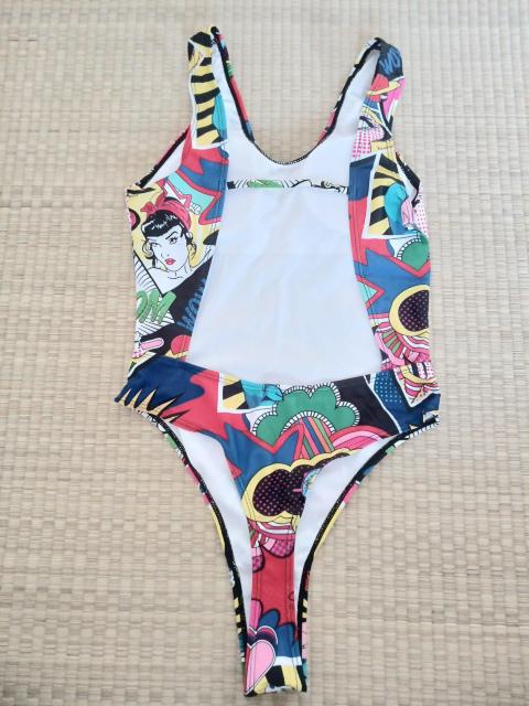 キャラクター アニメ バックレスワンピース水着 Sサイズ(US) < 女性ファッション  キャラクター アニメ バックレスワンピース水着 Sサイズ(US) < 女性ファッションの