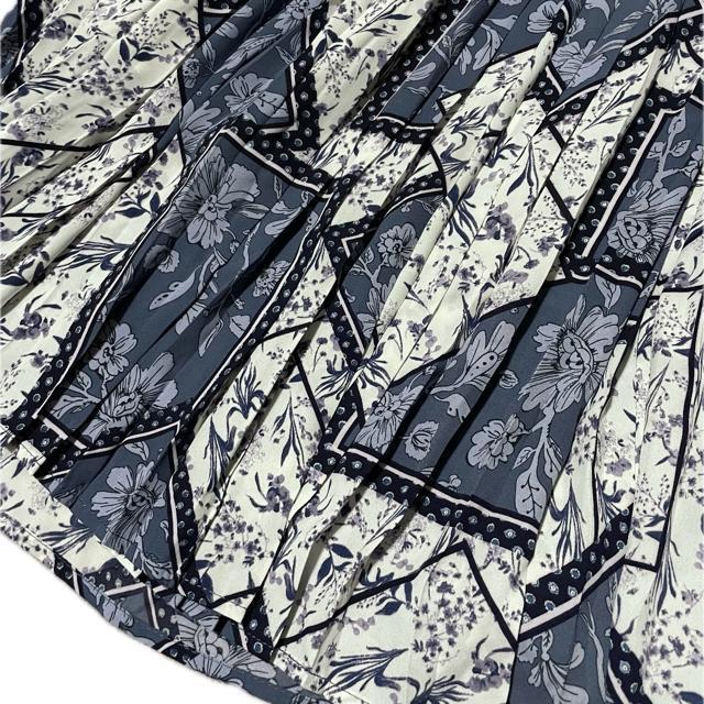 Alluge 【新品 タグ付き】花柄 プリント 変形 ロング スカート < 女性ファッション  Alluge 【新品 タグ付き】花柄 プリント 変形 ロング スカート < 女性ファッションの