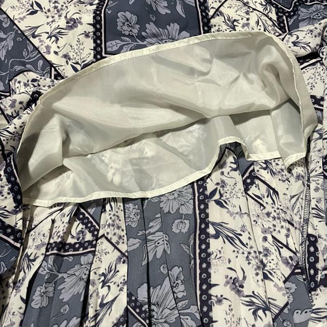 Alluge 【新品 タグ付き】花柄 プリント 変形 ロング スカート < 女性ファッション  Alluge 【新品 タグ付き】花柄 プリント 変形 ロング スカート < 女性ファッションの
