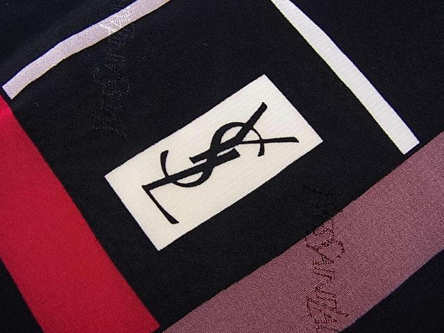 500~X^KǕi Yves Saint LaurentiCET[jVN100XJ[t@ubNx[X