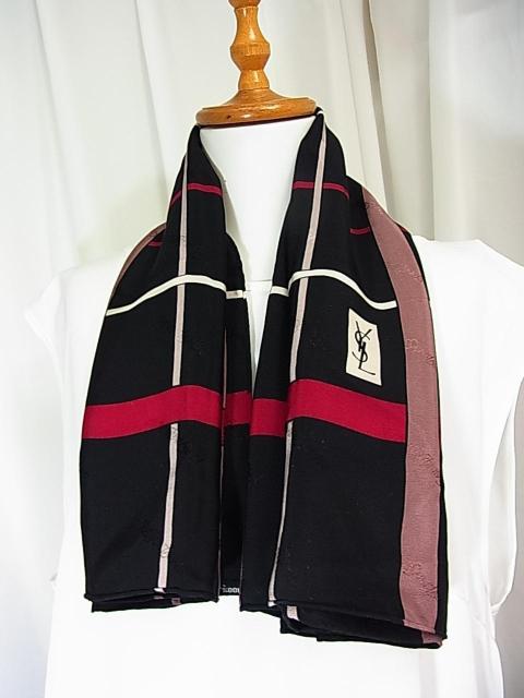 500~X^KǕi Yves Saint LaurentiCET[jVN100XJ[t@ubNx[X