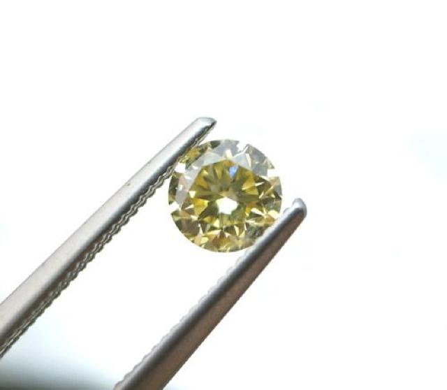 ラウンドカットの天然イエローダイヤモンド0.33ct★3307★a < 女性アクセサリー/時計  ラウンドカットの天然イエローダイヤモンド0.33ct★3307★a < 女性アクセサリー/時計の