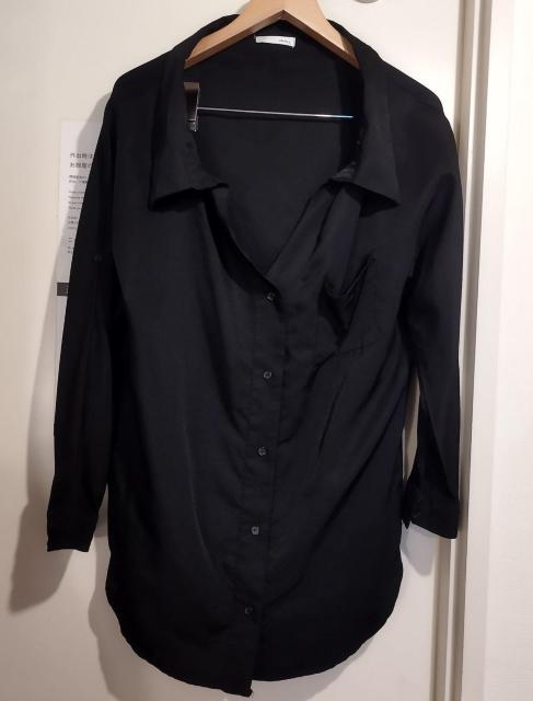 philter 黒 サテン ビック 抜き衿シャツ ボーイフレンドシャツ < 女性ファッション  philter 黒 サテン ビック 抜き衿シャツ ボーイフレンドシャツ < 女性ファッションの