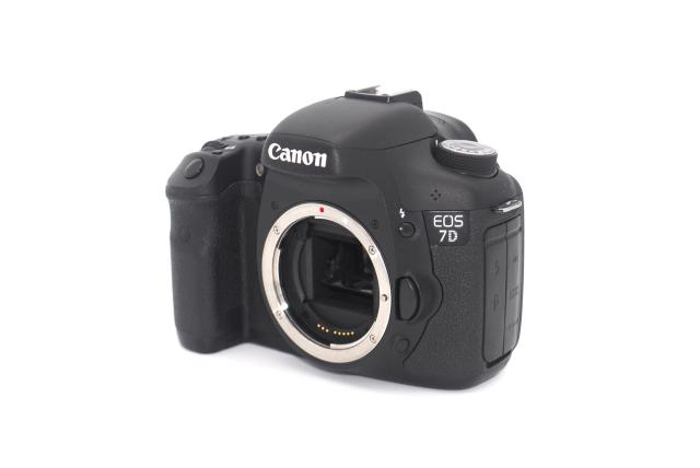 APS-C��჌�t�J�����̍ŏ�ʋ@���Canon 7D �{�f�B�� �� �Ɠd/AV�� 