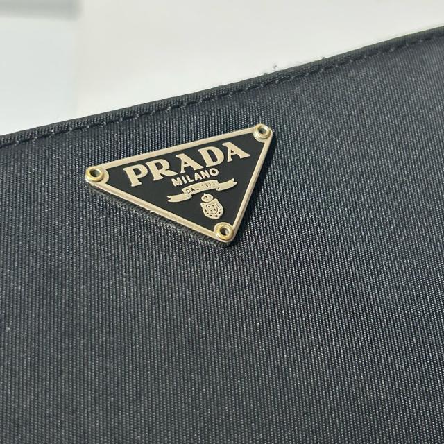 PRADA ナイロン トライアングルロゴ ラウンドファスナー 長財布 ネロ ブラック < ブランド PRADA ナイロン トライアングルロゴ ラウンドファスナー 長財布 ネロ ブラック < ブランドの