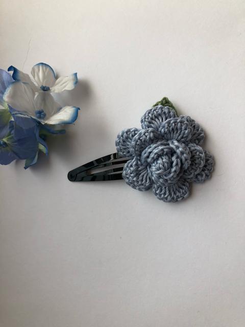 ハンドメイド スリーピン パッチンピン 薔薇 ブルー axes好 < 女性ファッション  ハンドメイド スリーピン パッチンピン 薔薇 ブルー axes好 < 女性ファッションの