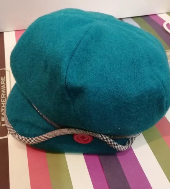 ★特価★新品未使用高級キャンバス帽子ブルー小顔効果ウール毛品薄レアチェック柄ステッチ < 女性ファッション  ★特価★新品未使用高級キャンバス帽子ブルー小顔効果ウール毛品薄レアチェック柄ステッチ < 女性ファッションの