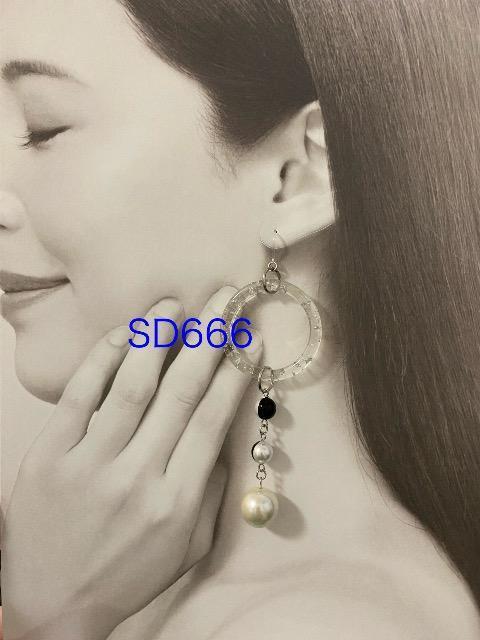 【樹脂ピアス】アクリルフープとバイカラーパールのピアス < 女性アクセサリー/時計  【樹脂ピアス】アクリルフープとバイカラーパールのピアス  < 女性アクセサリー/時計の