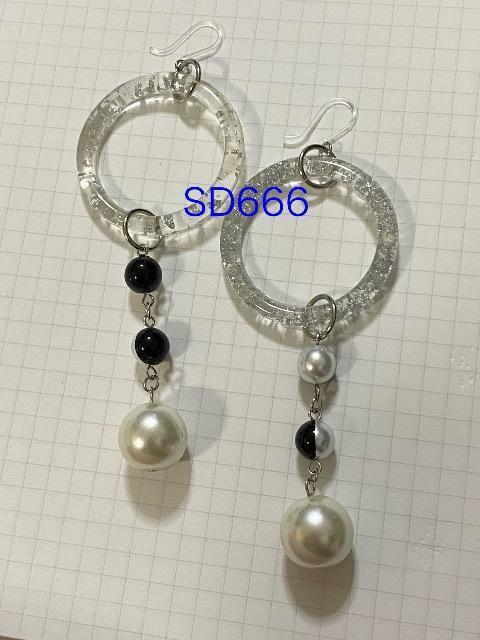 【樹脂ピアス】アクリルフープとバイカラーパールのピアス < 女性アクセサリー/時計  【樹脂ピアス】アクリルフープとバイカラーパールのピアス < 女性アクセサリー/時計の