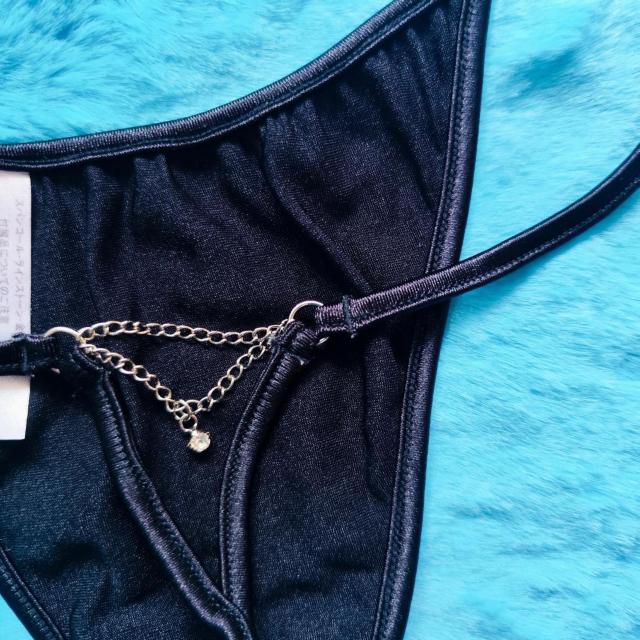 激エロカワッ。。バックジュエリー付ツルツルサテン調Tバック。。。パンティー。。ショーツ。。。 < 女性ファッション 激エロカワッ。。バックジュエリー付ツルツルサテン調Tバック。。。パンティー。。ショーツ。。。 < 女性ファッションの