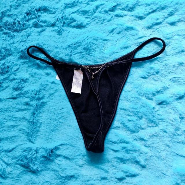 激エロカワッ。。バックジュエリー付ツルツルサテン調Tバック。。。パンティー。。ショーツ。。。 < 女性ファッション 激エロカワッ。。バックジュエリー付ツルツルサテン調Tバック。。。パンティー。。ショーツ。。。 < 女性ファッションの