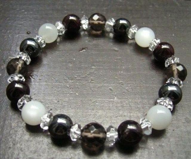 スモーキークォーツxムーンストーンxガーネットxヘマタイト < 女性アクセサリー/時計 スモーキークォーツxムーンストーンxガーネットxヘマタイト < 女性アクセサリー/時計の