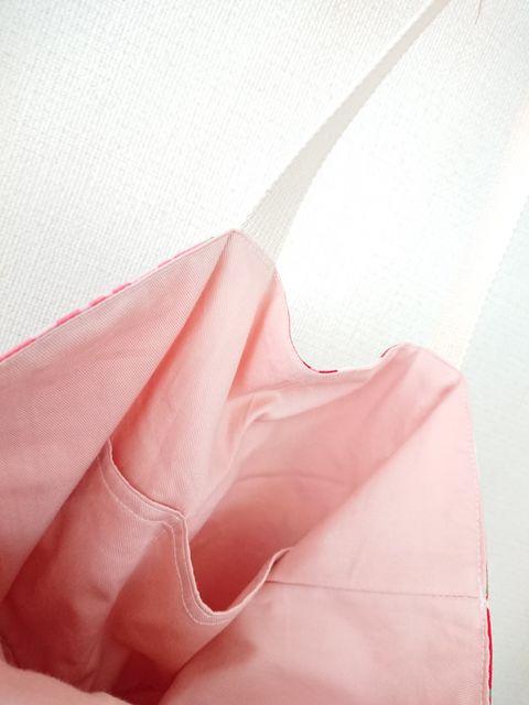 ハンドメイド トートバッグ(イチゴ白) < 女性ファッション  ハンドメイド トートバッグ(イチゴ白) < 女性ファッションの