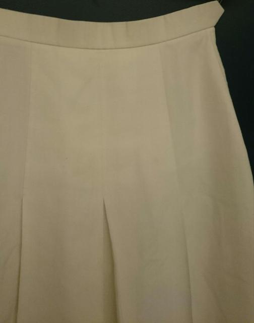 昭和 ビンテージ 白 麻 レーヨン 裏付き プリーツスカート 11号 < 女性ファッション  昭和 ビンテージ 白 麻 レーヨン 裏付き プリーツスカート 11号 < 女性ファッションの