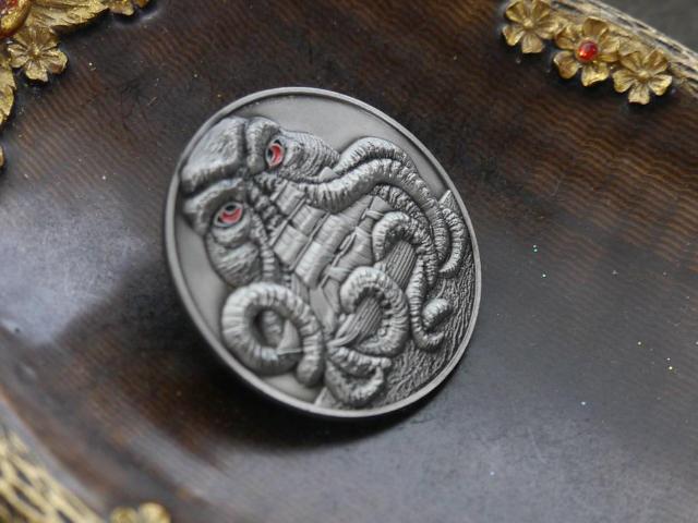 新品 クトゥルフ H.P.ラヴクラフト ピンブローチ ピンバッジ ピンズ < 男性アクセサリー/時計  新品 クトゥルフ H.P.ラヴクラフト ピンブローチ ピンバッジ ピンズ < 男性アクセサリー/時計の