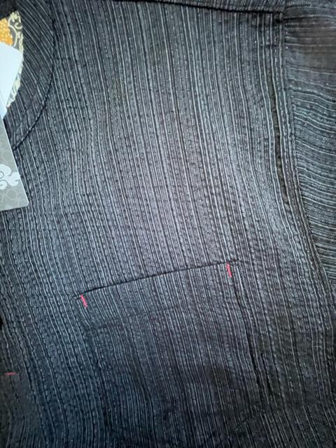 LLサイズ!高貴紳士的!和のくつろぎ!サラッとしじら織り!ヘンリーネック!半袖シャツ!濃灰系色合いの黒系色合い! < 男性ファッション  LLサイズ!高貴紳士的!和のくつろぎ!サラッとしじら織り!ヘンリーネック!半袖シャツ!濃灰系色合いの黒系色合い! < 男性ファッションの