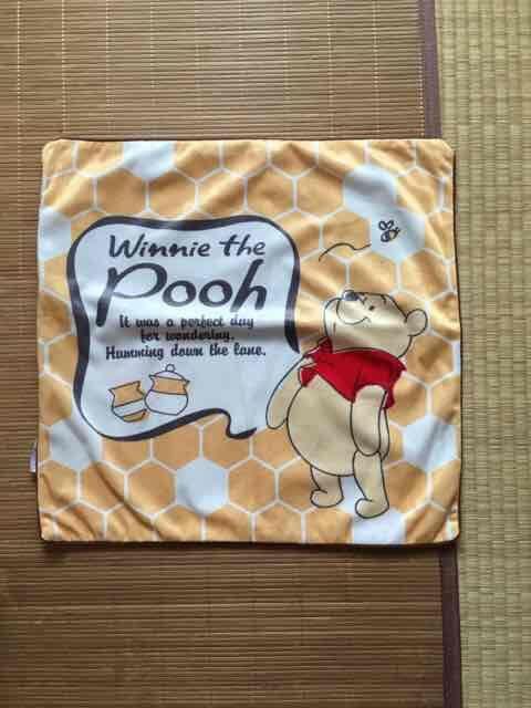 ディズニー・プーさん&ハニカム柄クッションカバー < アニメ/コミック/キャラクター ディズニー・プーさん&ハニカム柄クッションカバー < アニメ/コミック/キャラクターの