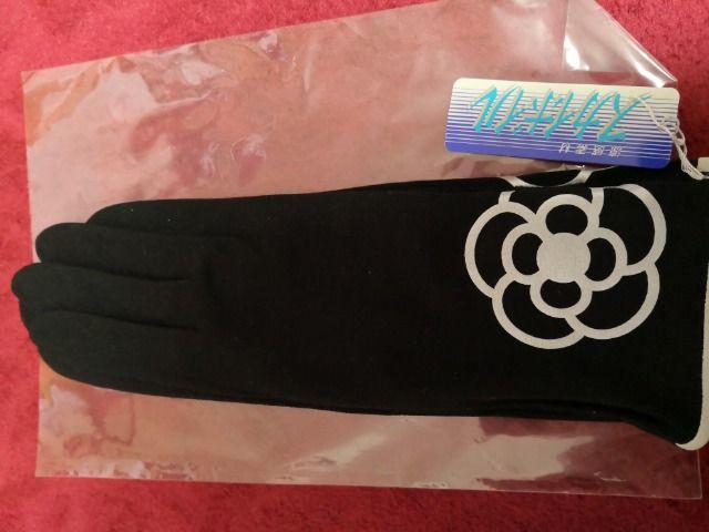 新品 CLATHAS  クレイサス 紫外線 手袋 カメリア 黒 < ブランド  新品 CLATHAS  クレイサス 紫外線 手袋 カメリア 黒  < ブランドの