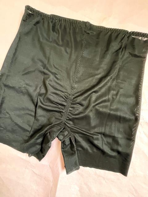 LLサイズ!光沢感あるツルサラと薄くて軽い!パワーネットでお腹押さえて!お尻もスッキリ!一枚ばきOK!1分丈ガードルショーツ! < 女性ファッション  LLサイズ!光沢感あるツルサラと薄くて軽い!パワーネットでお腹押さえて!お尻もスッキリ!一枚ばきOK!1分丈ガードルショーツ! < 女性ファッションの