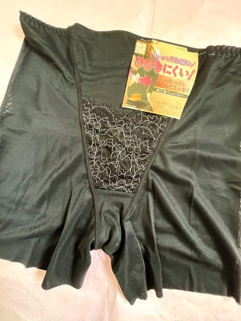 LLサイズ!光沢感あるツルサラと薄くて軽い!パワーネットでお腹押さえて!お尻もスッキリ!一枚ばきOK!1分丈ガードルショーツ! < 女性ファッション  LLサイズ!光沢感あるツルサラと薄くて軽い!パワーネットでお腹押さえて!お尻もスッキリ!一枚ばきOK!1分丈ガードルショーツ! < 女性ファッションの