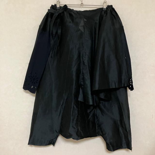 COMME des GARCONS �R���f�M�����\�� ���C���[�h�� �X�J���b�v�h�J �f�U�C�� �{�g���X �� �� �u�����h�� 