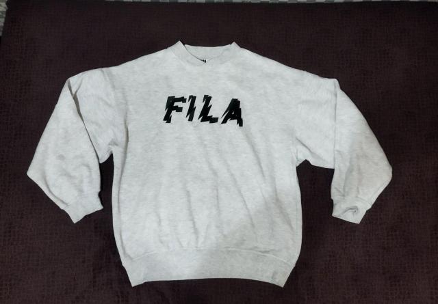 FILA スウェットトレーナー 刺繍ロゴ 裏起毛 暖かい 肩落ちゆったりサイズ L LL シミ 汚れ ヨレ有り < ブランド  FILA スウェットトレーナー 刺繍ロゴ 裏起毛 暖かい 肩落ちゆったりサイズ L LL シミ 汚れ ヨレ有り  < ブランドの