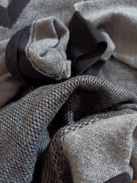 theory★定価約4万★Vネック薄手セーター★今から大活躍★美品★柔らか着心地抜群★男女OK★セオリー★ < 女性ファッション  theory★定価約4万★Vネック薄手セーター★今から大活躍★美品★柔らか着心地抜群★男女OK★セオリー★ < 女性ファッションの