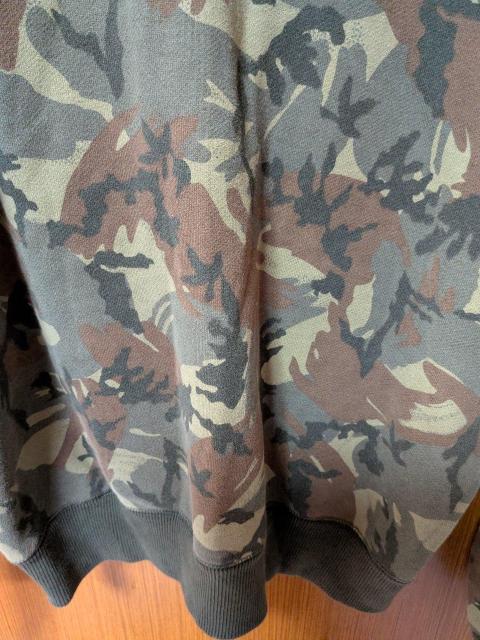 ∞ 迷彩柄のパーカー < 男性ファッション  ∞ 迷彩柄のパーカー < 男性ファッションの