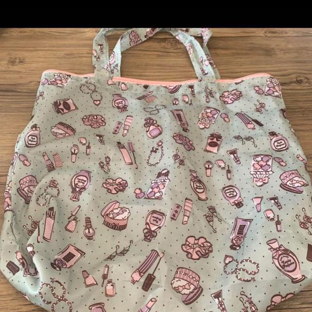 コスメ柄☆パステルカラー☆総柄デザイン。エコバッグ < 女性ファッション コスメ柄☆パステルカラー☆総柄デザイン。エコバッグ < 女性ファッションの