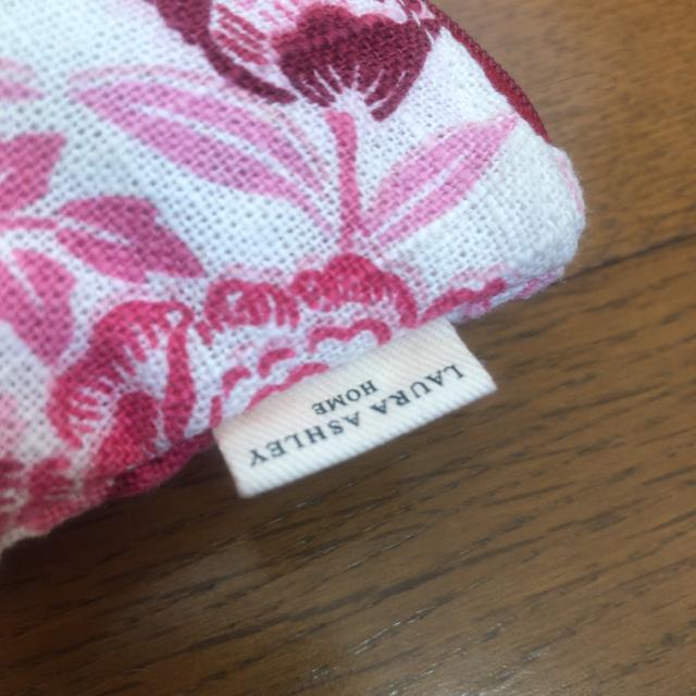  LAURA ASHLEY GRobO  uh 