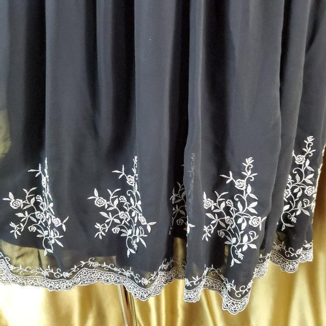 ★レストローズ★めちゃ素敵!!花柄刺!ひざ丈ワンピース★M★ < ブランド ★レストローズ★めちゃ素敵!!花柄刺!ひざ丈ワンピース★M★ < ブランドの