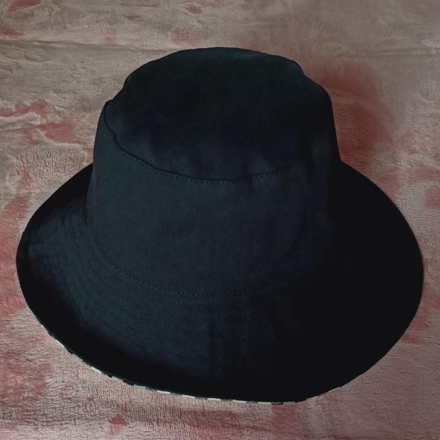 ★2wayリバーシブル便利☆黒ブラック無地×ギンガムチェック柄アイボリー黒☆お洒落可愛い♪綿コットン帽子バケットハット★小顔効果 < 男性ファッション  ★2wayリバーシブル便利☆黒ブラック無地×ギンガムチェック柄アイボリー黒☆お洒落可愛い♪綿コットン帽子バケットハット★小顔効果 < 男性ファッションの