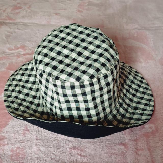 ★2wayリバーシブル便利☆黒ブラック無地×ギンガムチェック柄アイボリー黒☆お洒落可愛い♪綿コットン帽子バケットハット★小顔効果 < 男性ファッション  ★2wayリバーシブル便利☆黒ブラック無地×ギンガムチェック柄アイボリー黒☆お洒落可愛い♪綿コットン帽子バケットハット★小顔効果 < 男性ファッションの
