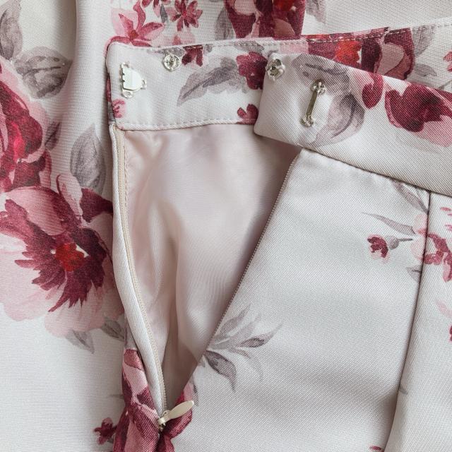 花柄 フレア スカート ひざ丈 M フェミニン オフィスカジュアル くすみピンク N2m < ブランド 花柄 フレア スカート ひざ丈 M フェミニン オフィスカジュアル くすみピンク N2m < ブランドの