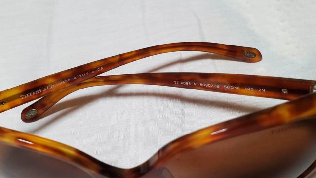 正規未 ティファニー ブルーハート×エンブレムロゴ キャットアイサングラス 茶 フォックス 箱有 ジュエリーアイウェア < ブランド  正規未 ティファニー ブルーハート×エンブレムロゴ キャットアイサングラス 茶 フォックス 箱有 ジュエリーアイウェア < ブランドの