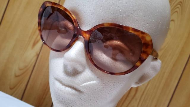 正規未 ティファニー ブルーハート×エンブレムロゴ キャットアイサングラス 茶 フォックス 箱有 ジュエリーアイウェア < ブランド  正規未 ティファニー ブルーハート×エンブレムロゴ キャットアイサングラス 茶 フォックス 箱有 ジュエリーアイウェア < ブランドの