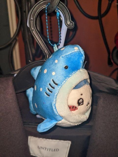 ちいかわ ちいかわ水族館 ジンベイザメなハチワレ マスコット < おもちゃ  ちいかわ ちいかわ水族館 ジンベイザメなハチワレ マスコット < おもちゃの