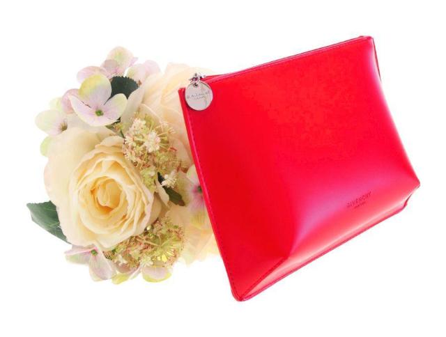 ジバンシィ ノベルティ ジオメトリックポーチ ファスナー開閉 レッド GIVENCHY PARFUMS【正規品】 < ブランド ジバンシィ ノベルティ ジオメトリックポーチ ファスナー開閉 レッド GIVENCHY PARFUMS【正規品】 < ブランドの